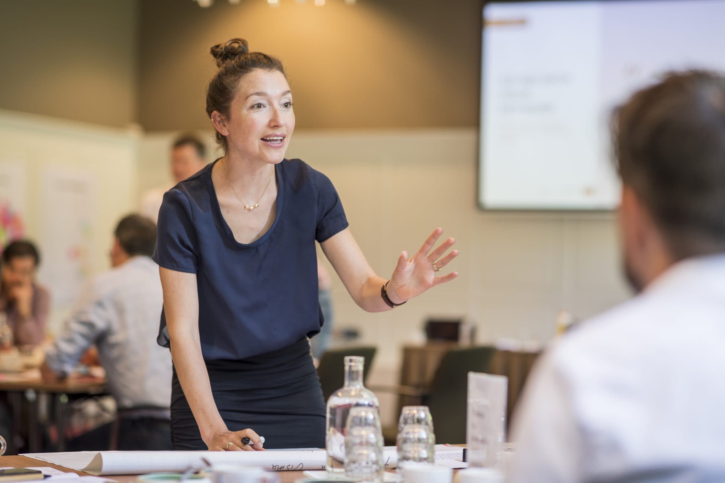 Un coach ScaleUp lavora a un piano insieme a un team di leadership